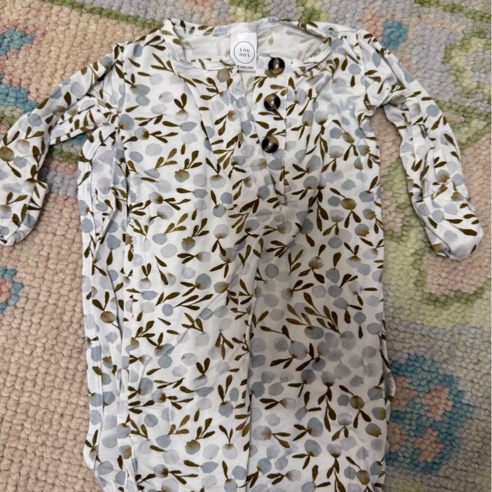 Lou Lou & Co newborn gown. EUC. Floral, white, light blue, green & brown